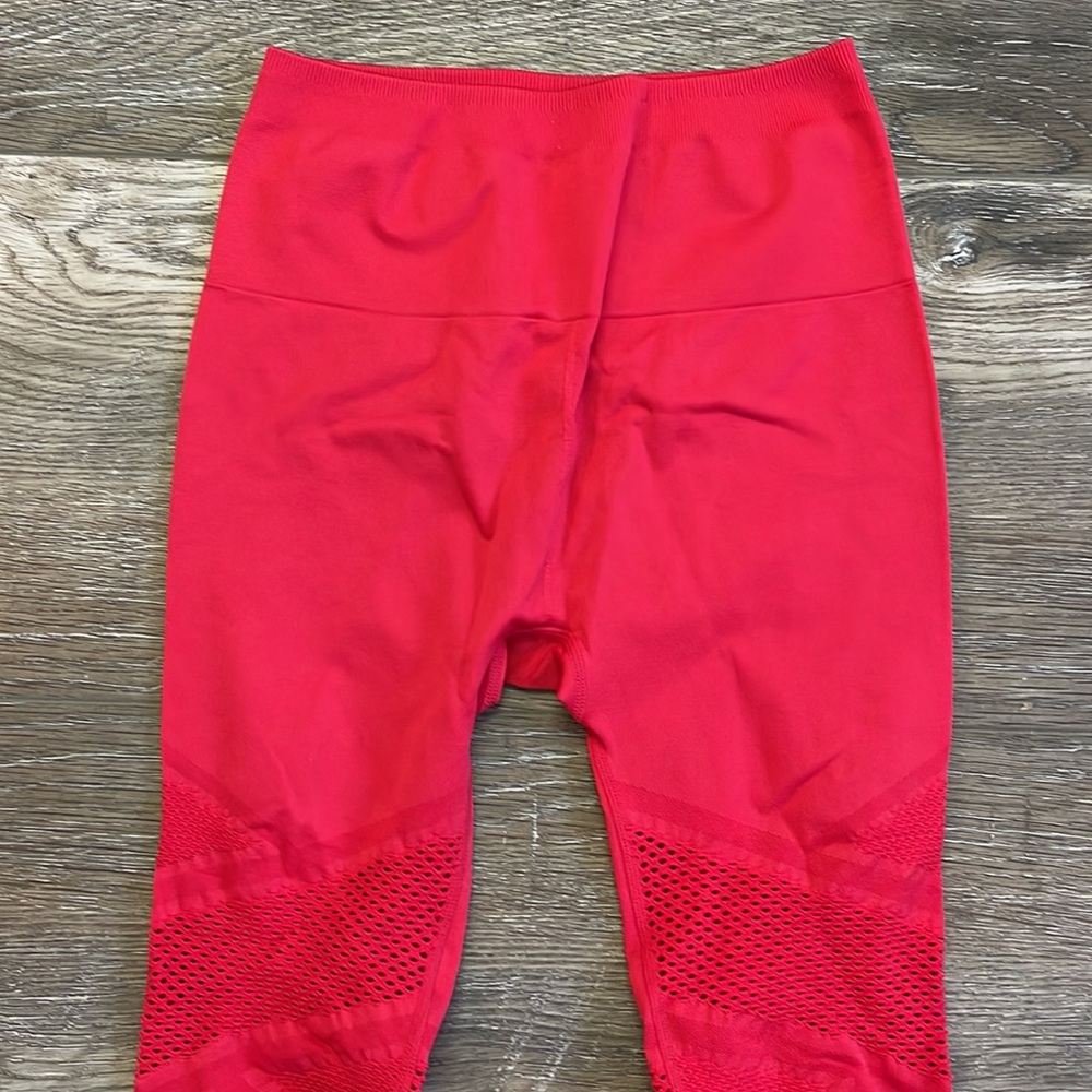 Fabletics NWT 7/8 leggings Size XS - Picture 2 of 3